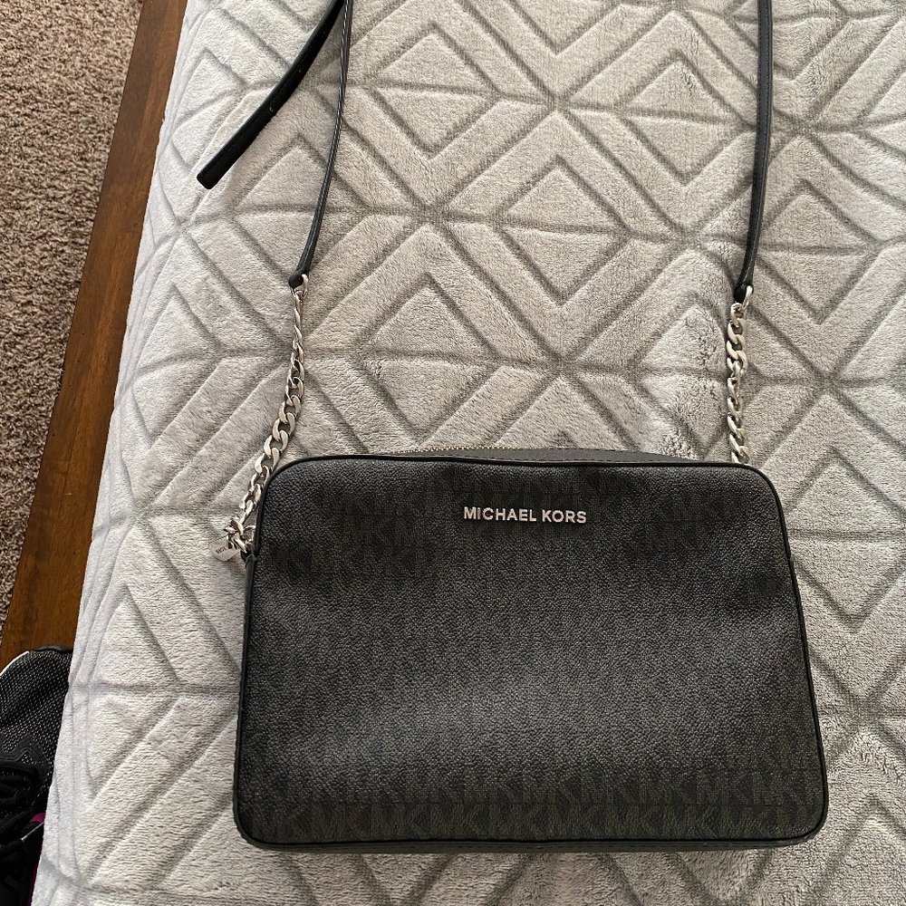 Michael Kors LG EW Crossbody Bag - Priced to Sell!